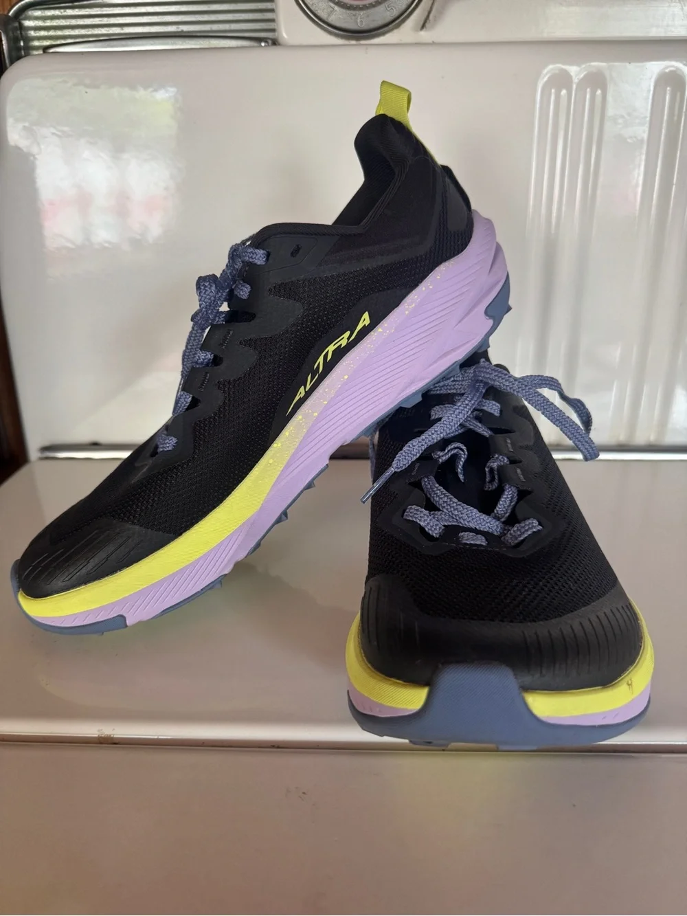 Altra Experience Wild 3 Women’s Trail Running Shoes Size 10 Black Purple Yellow